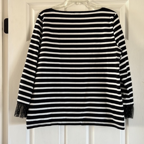 Women’s L JCrew Black/White Ruffle 3/4 Sleeve Top - Picture 4 of 4